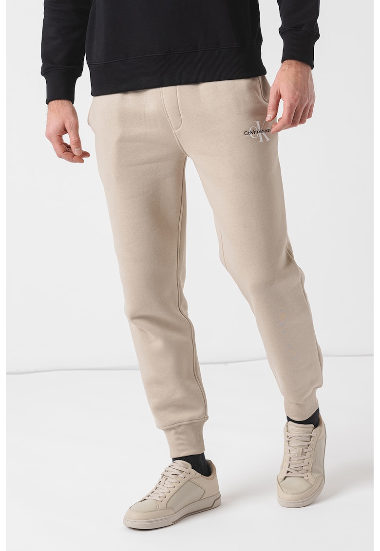 Pantaloni de trening cu 3 buzunare