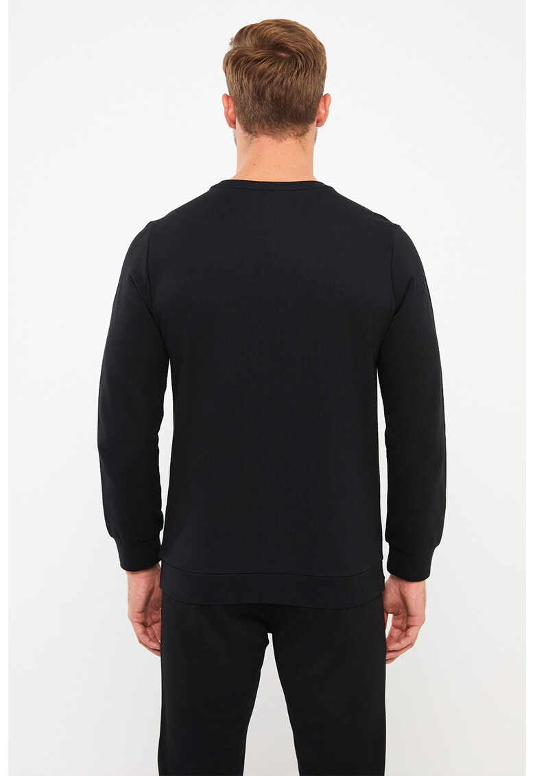 Bluza de trening cu decolteu la baza gatului si model uni