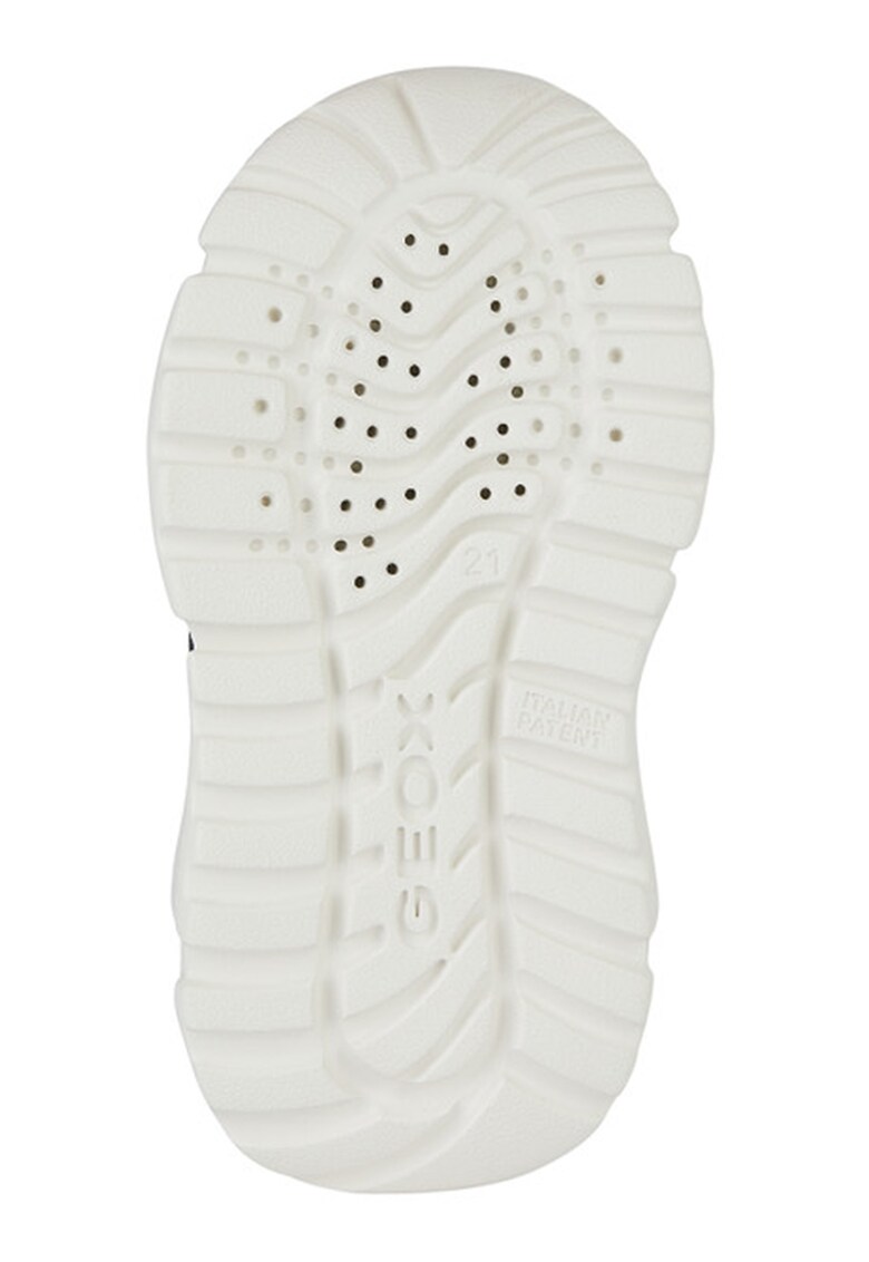 Pantofi sport cu inchidere velcro si insertii din material textil
