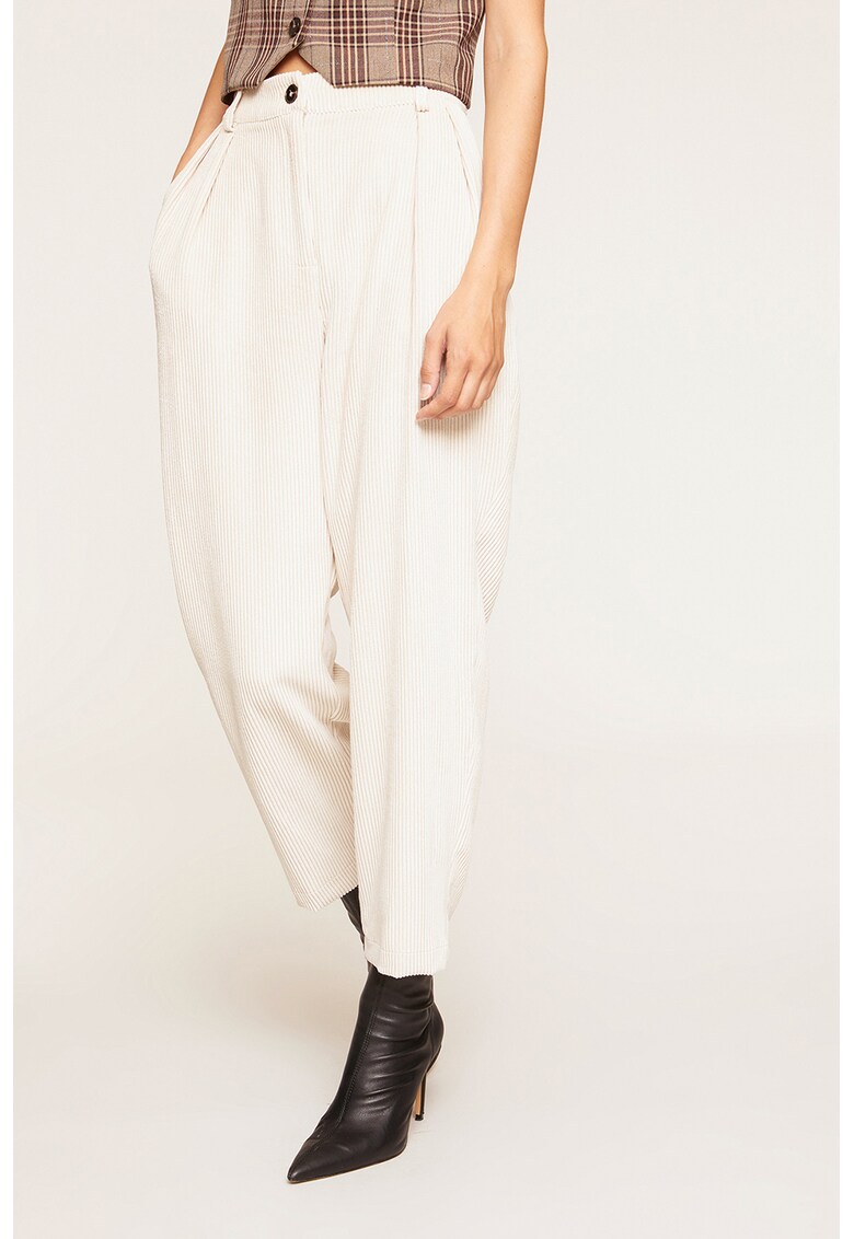 Pantaloni conici din reiat