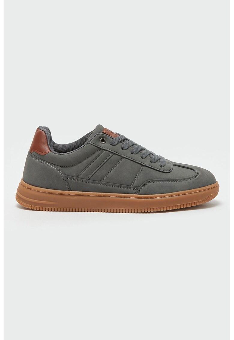 Pantofi sport cu talpa contrastanta