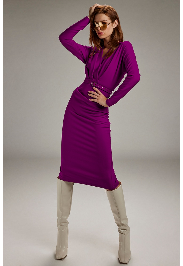 Rochie cambrata cu decolteu in V si curea asortata