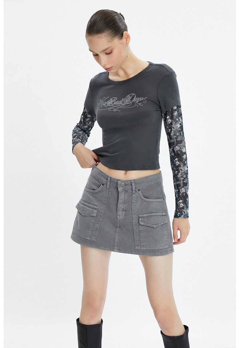 Bluza crop cu imprimeu si decolteu rotund