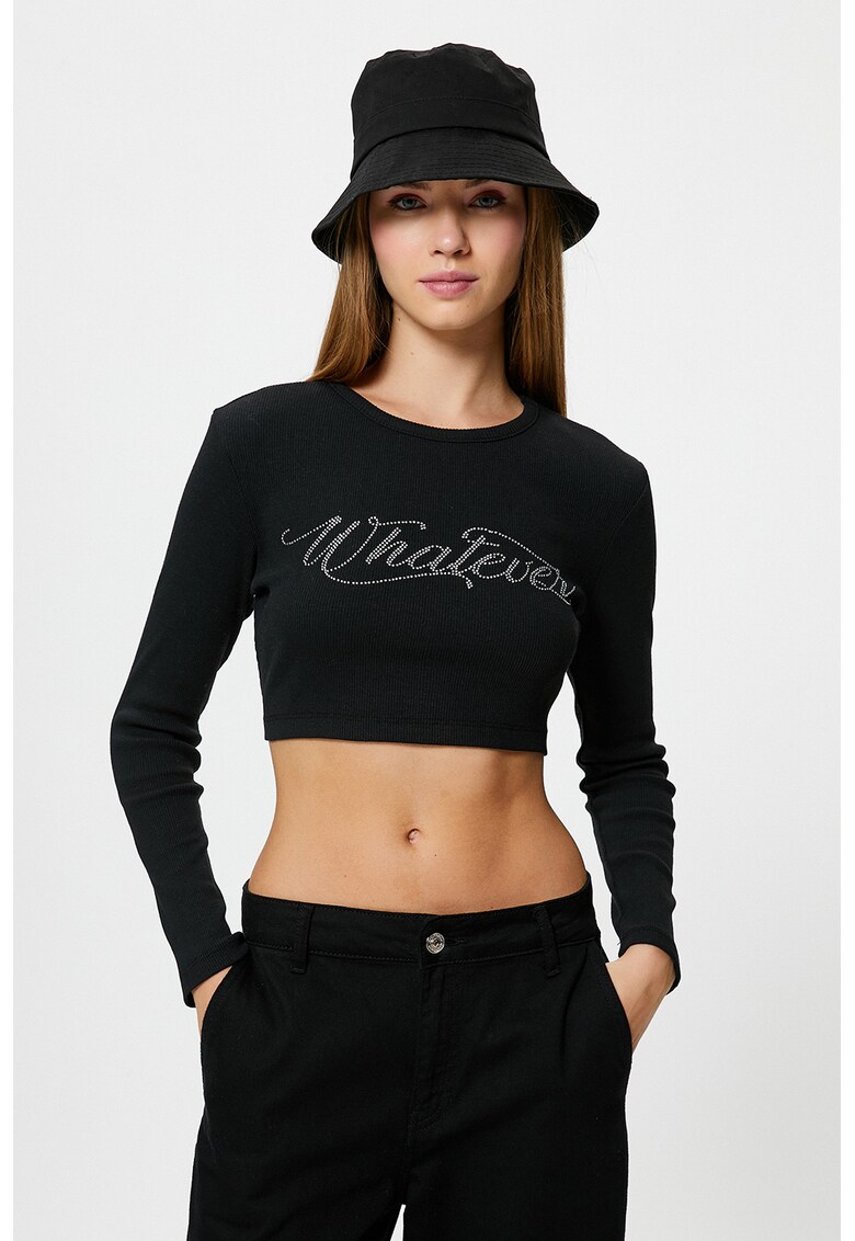 Bluza crop cu aplicatie text