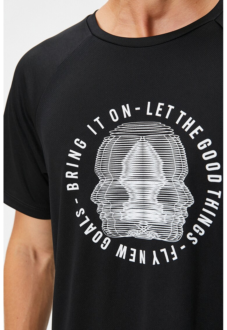 Tricou cu imprimeu si decolteu la baza gatului