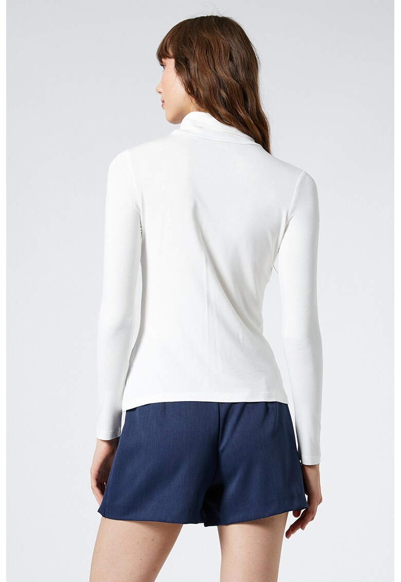Bluza cu guler inalt si model uni
