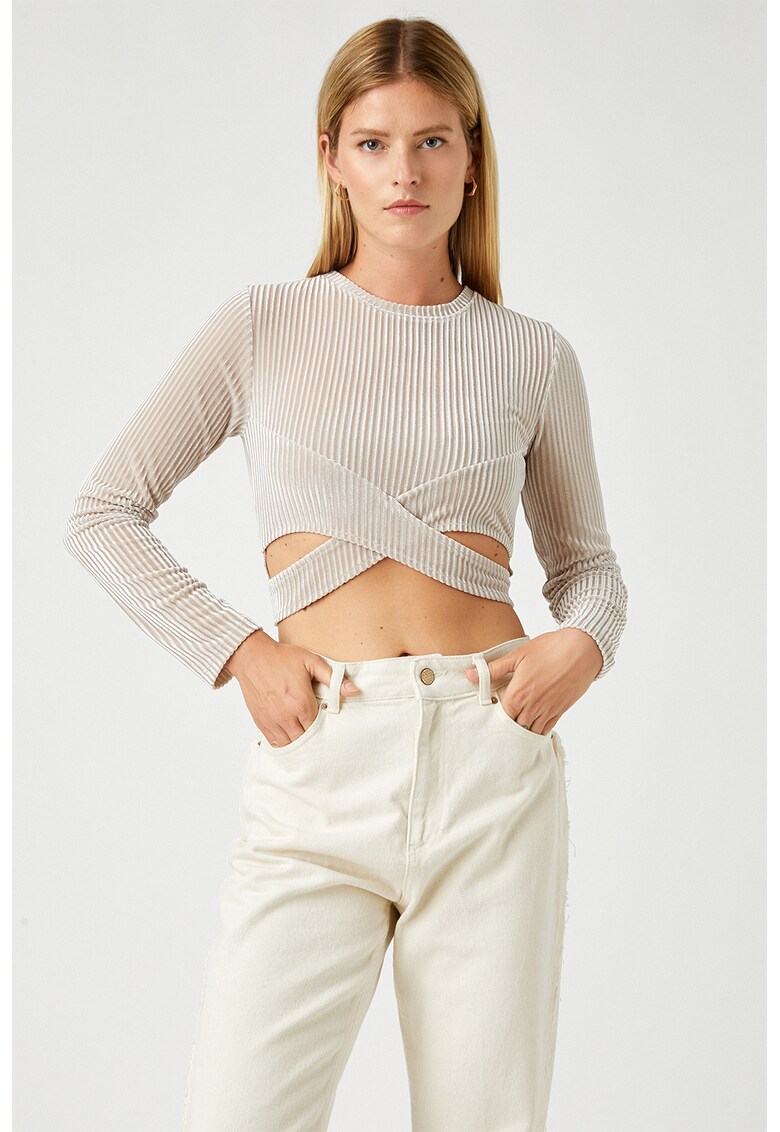 Bluza crop cu aspect petrecut in partea din fata
