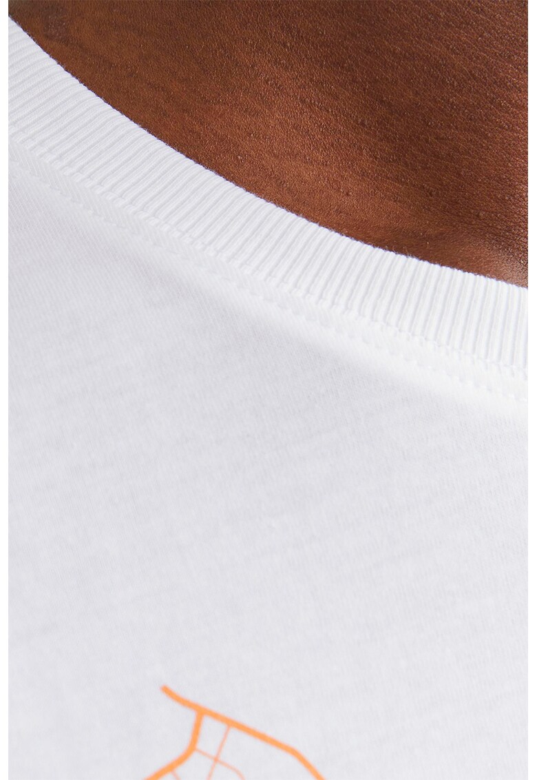 Tricou cu decolteu la baza gatului si imprimeu logo