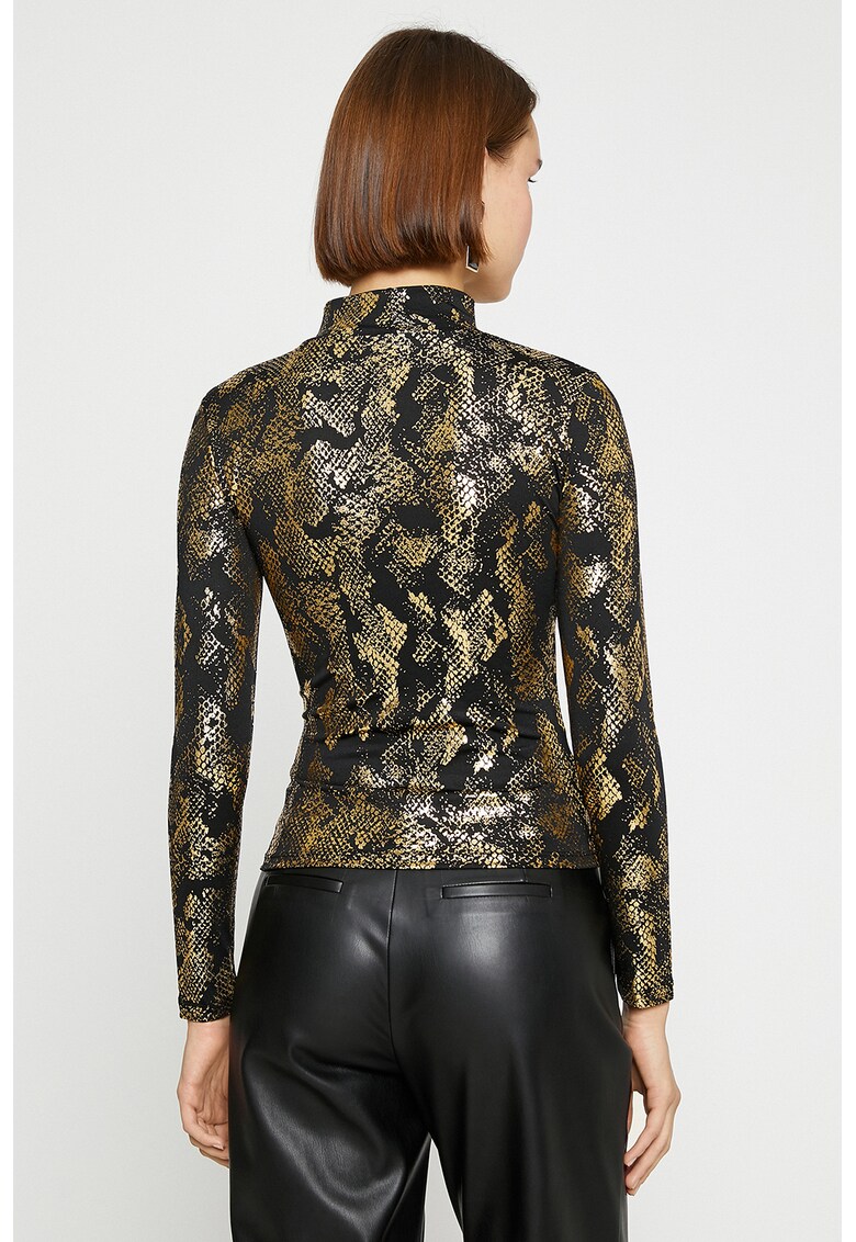 Bluza cu guler inalt si imprimeu
