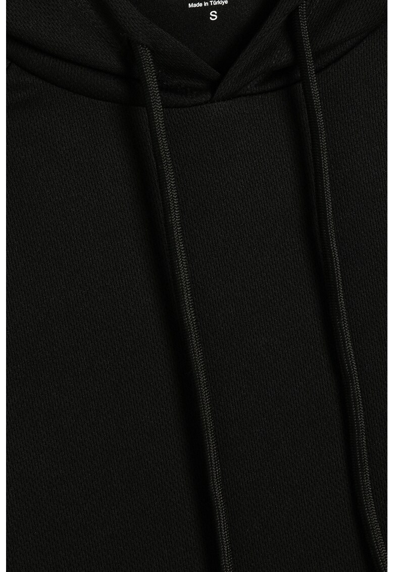 Tricou cu gluga si maneci raglan