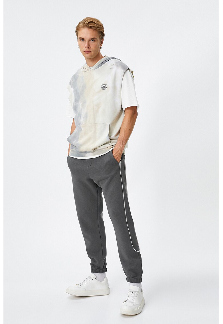Pantaloni de trening cu vipusca contrastanta