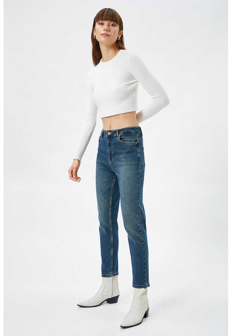 Blugi crop cu talie medie