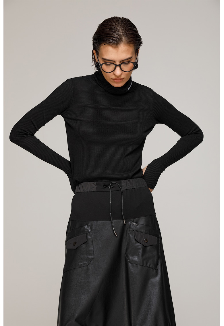 Pulover cu guler inalt