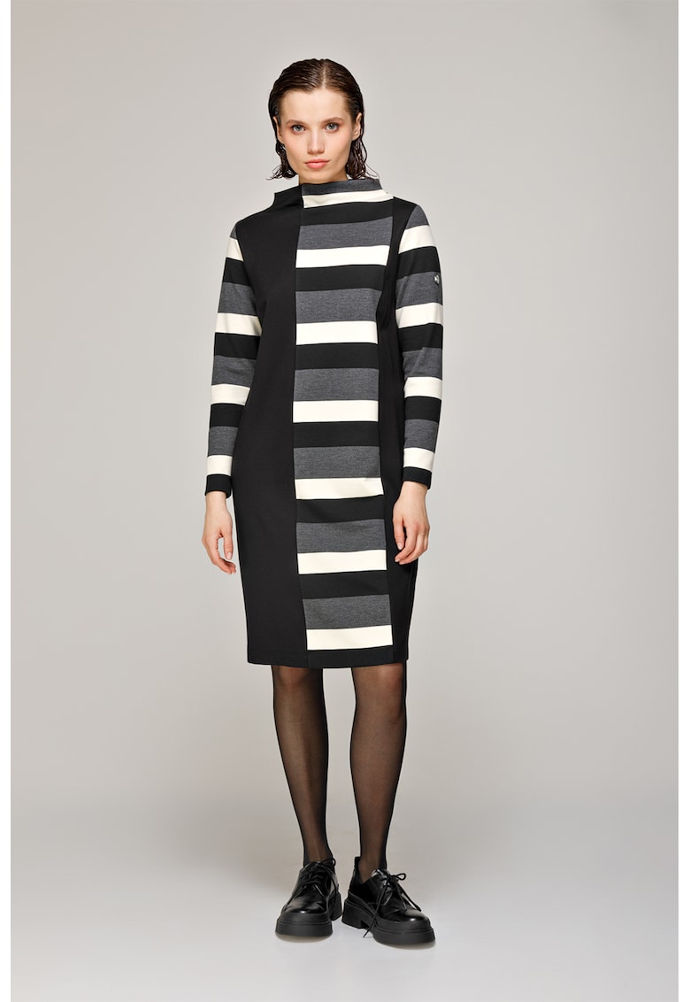 Rochie dreapta cu model in dungi