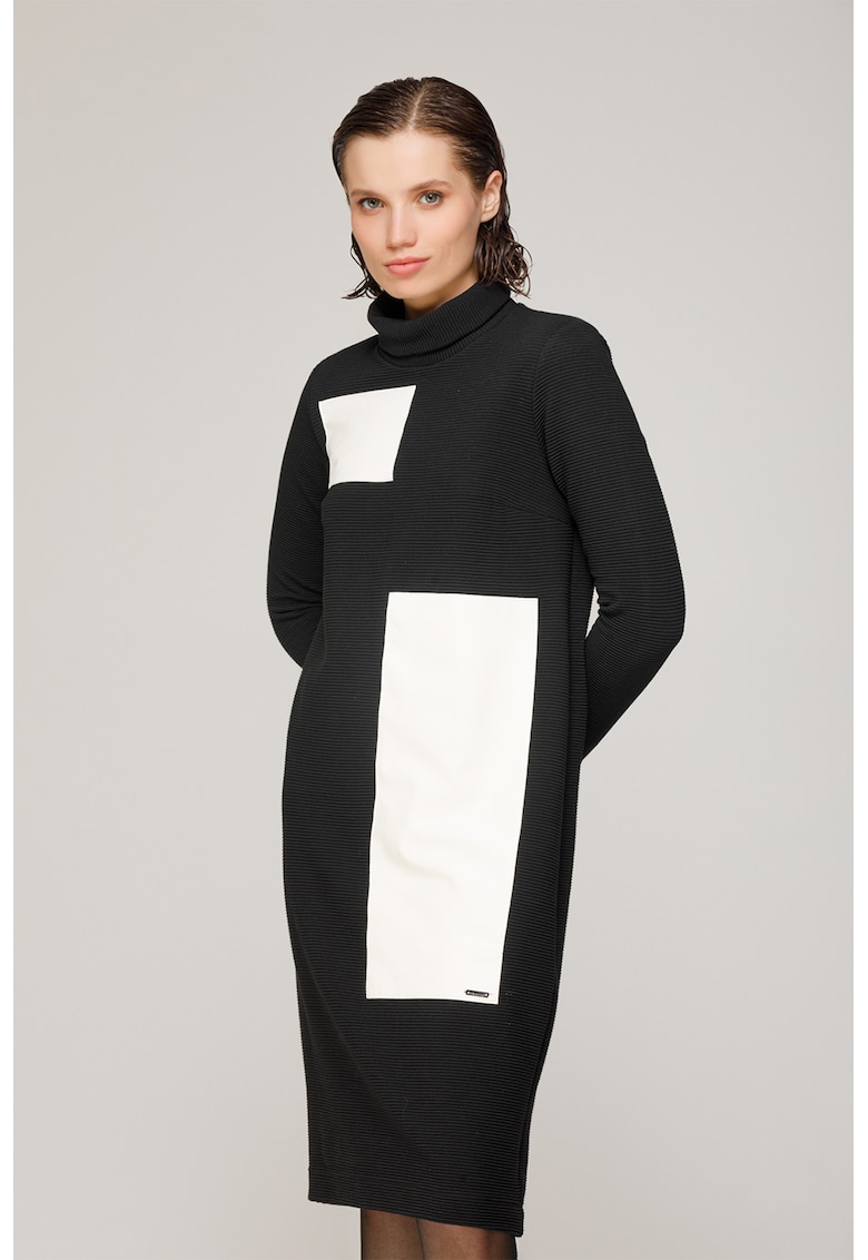 Rochie cu guler inalt