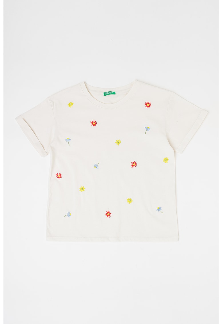 Tricou cu flori brodate