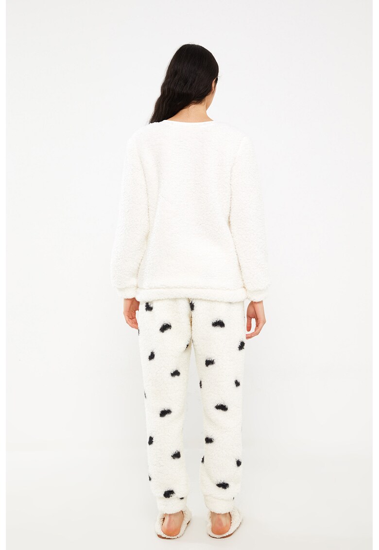 Pijama cu pantaloni lungi si aspect pufos