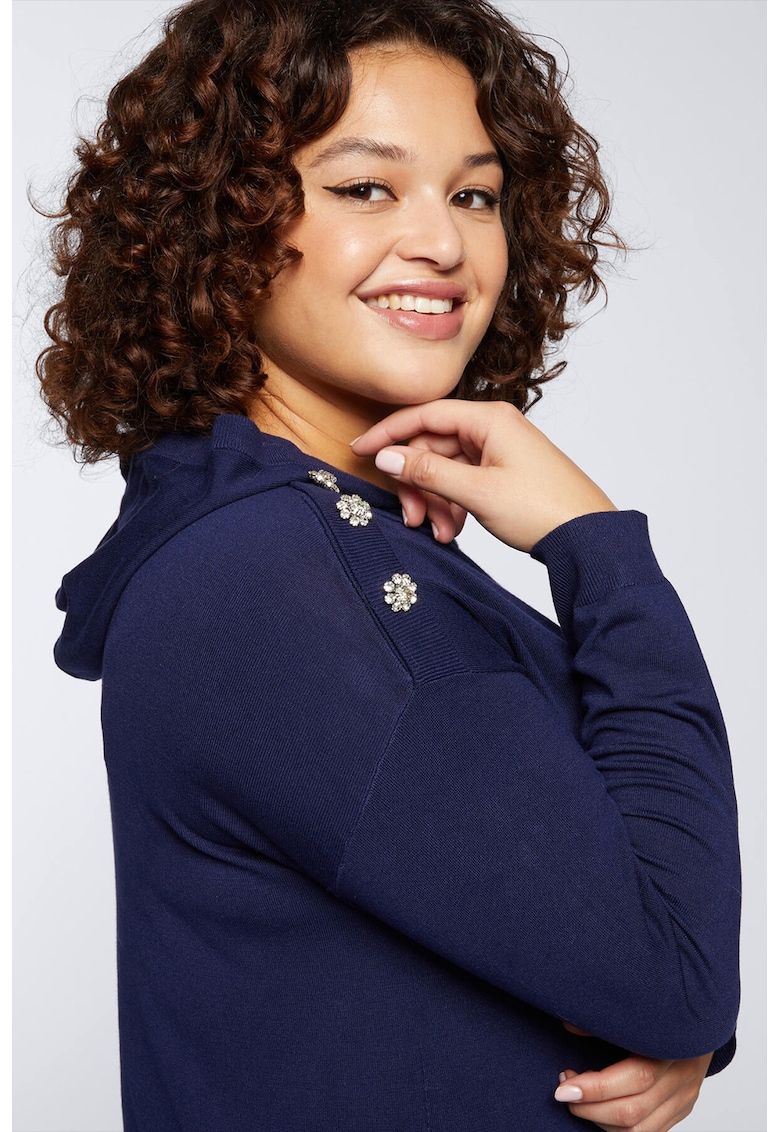 Rochie tricotata fin cu gluga