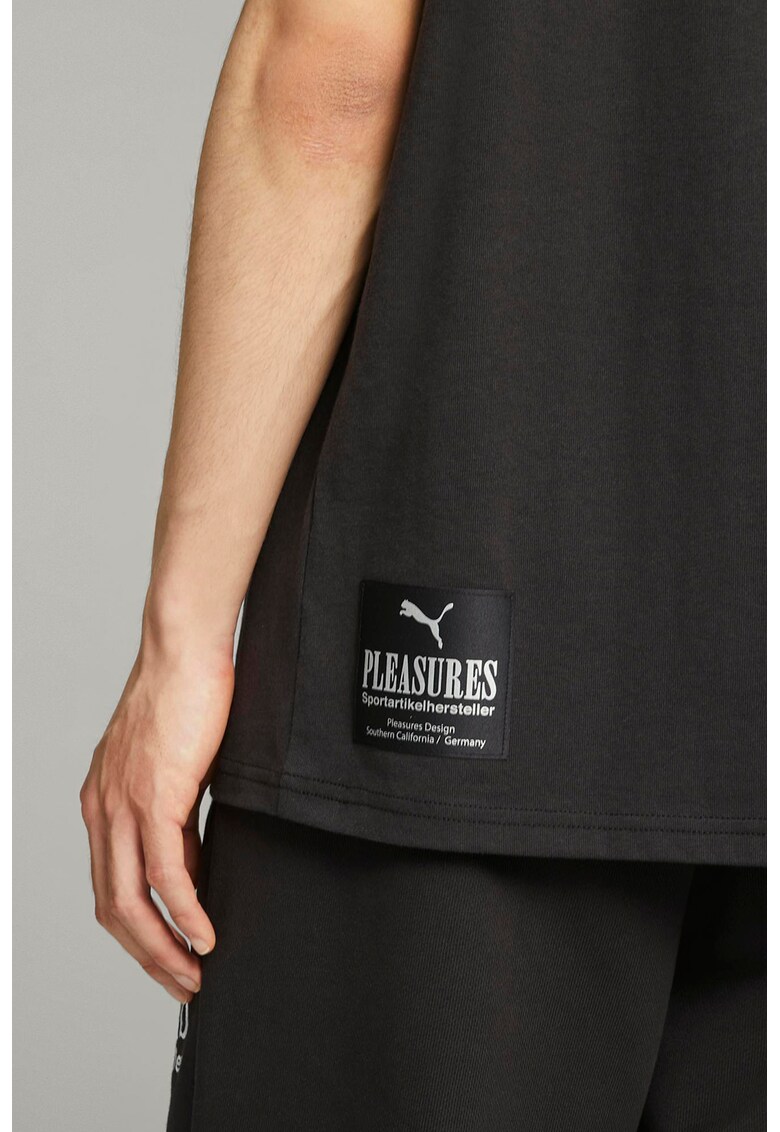 Tricou cu decolteu la baza gatului - imprimeu logo si broderie grafica