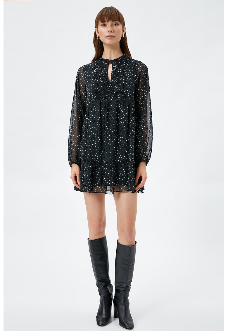 Rochie cu model si terminatie evazata