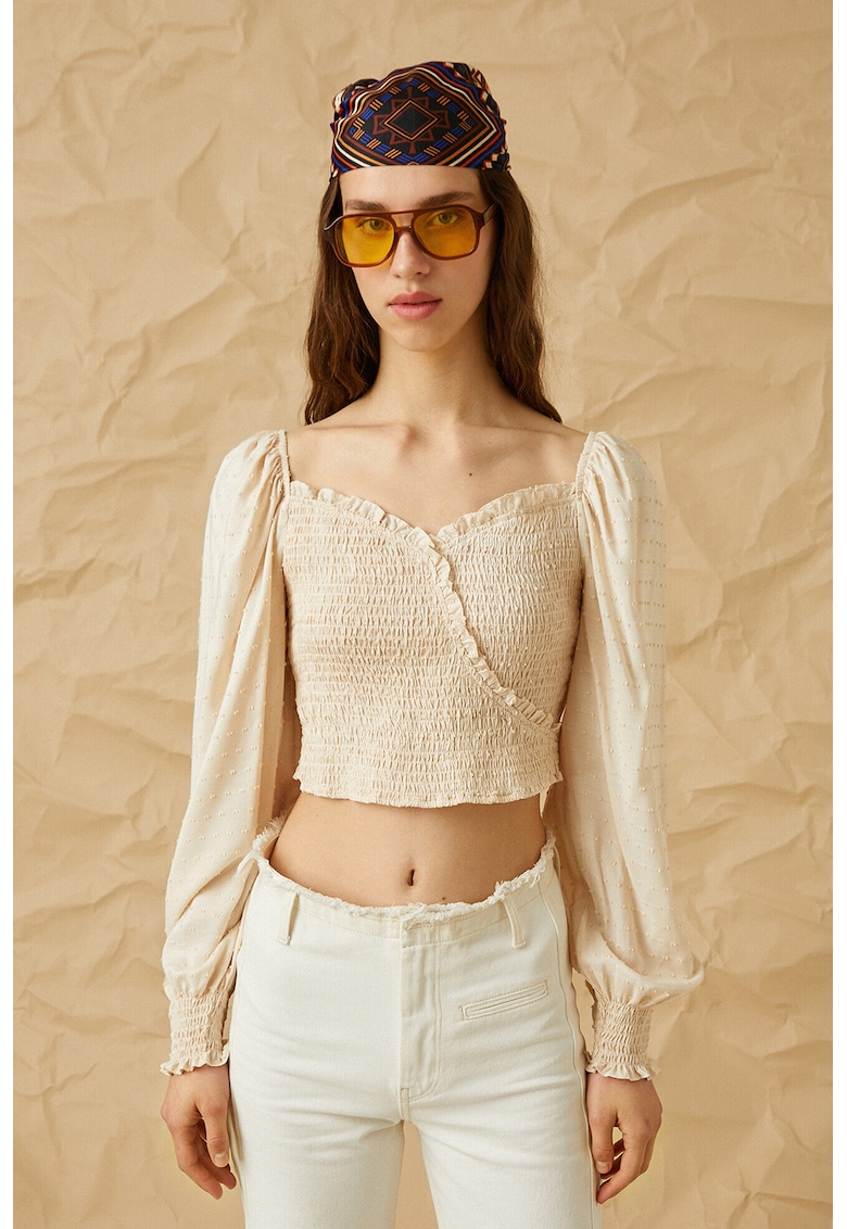 Bluza crop cu model cu fronseuri