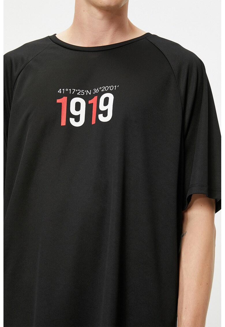 Tricou lejer cu text