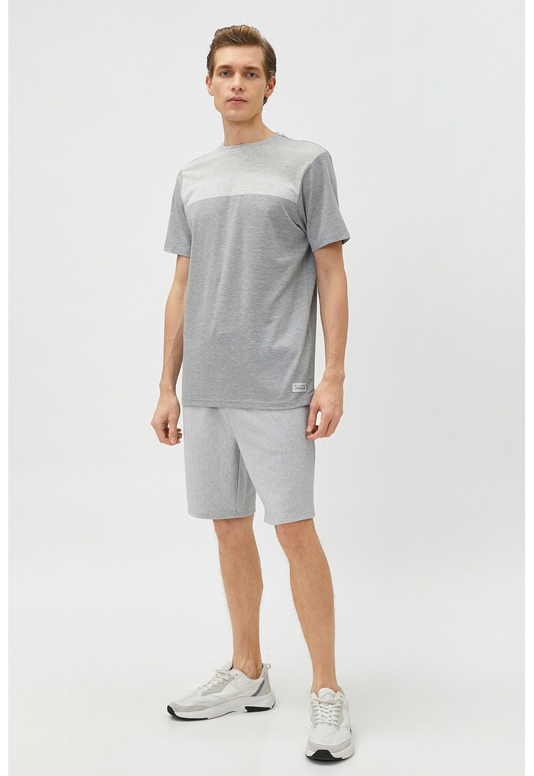 Tricou cu decolteu la baza gatului - din bumbac