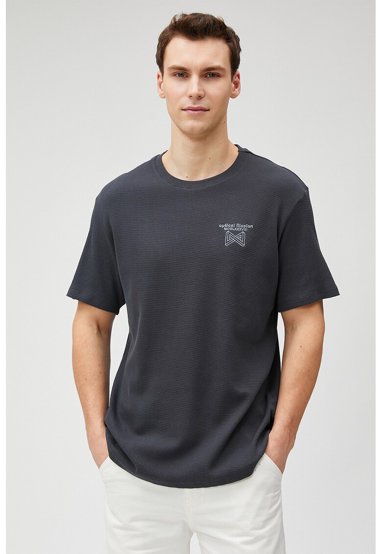 Tricou de bumbac cu aspect texturat si decolteu la baza gatului