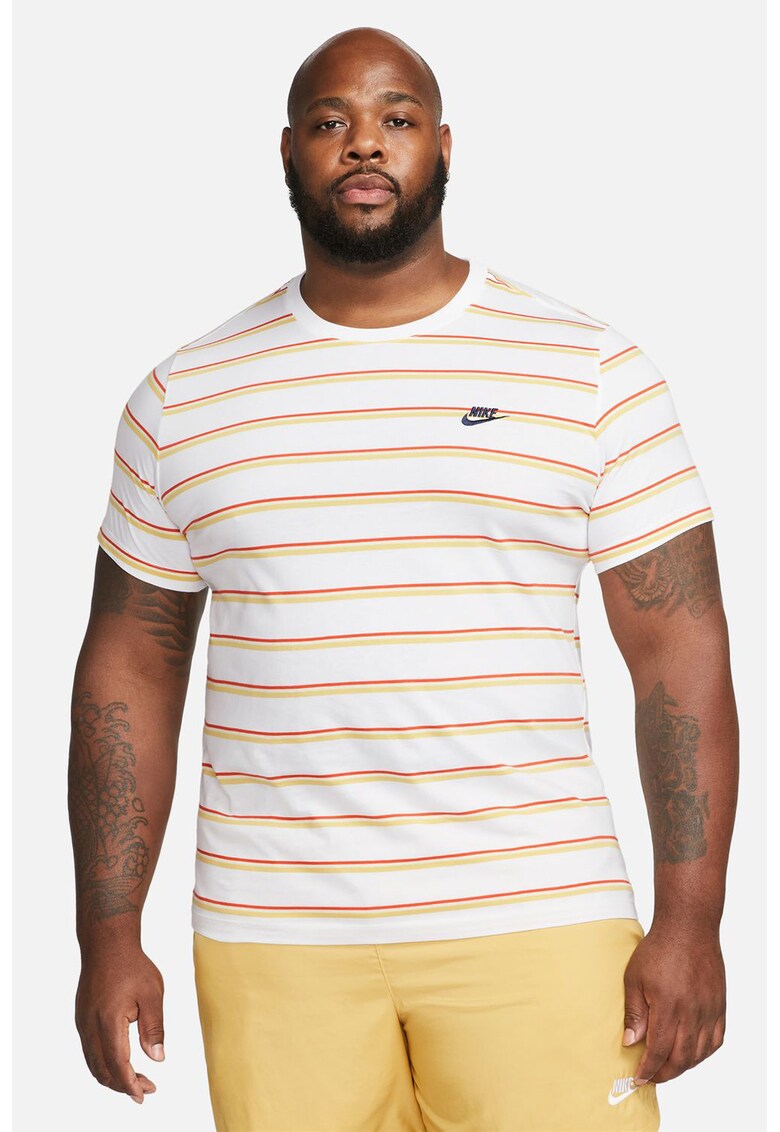 Tricou cu decolteu rotund si model in dungi