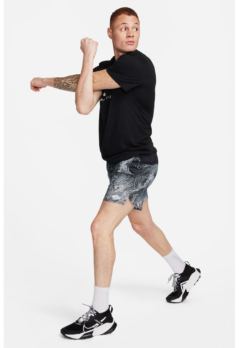 Pantaloni scurti cu Dri-FIT cu imprimeu abstract pentru alergare Stride