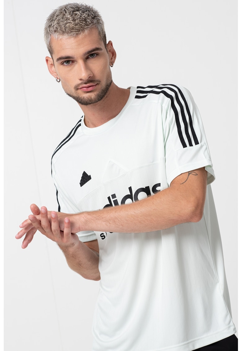 Tricou cu decolteu la baza gatului si logo Tiro