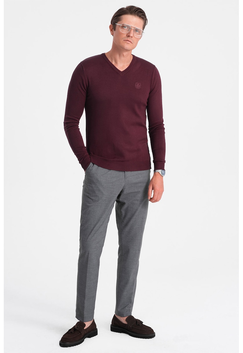 Pulover slim fit cu decolteu in V - Visiniu