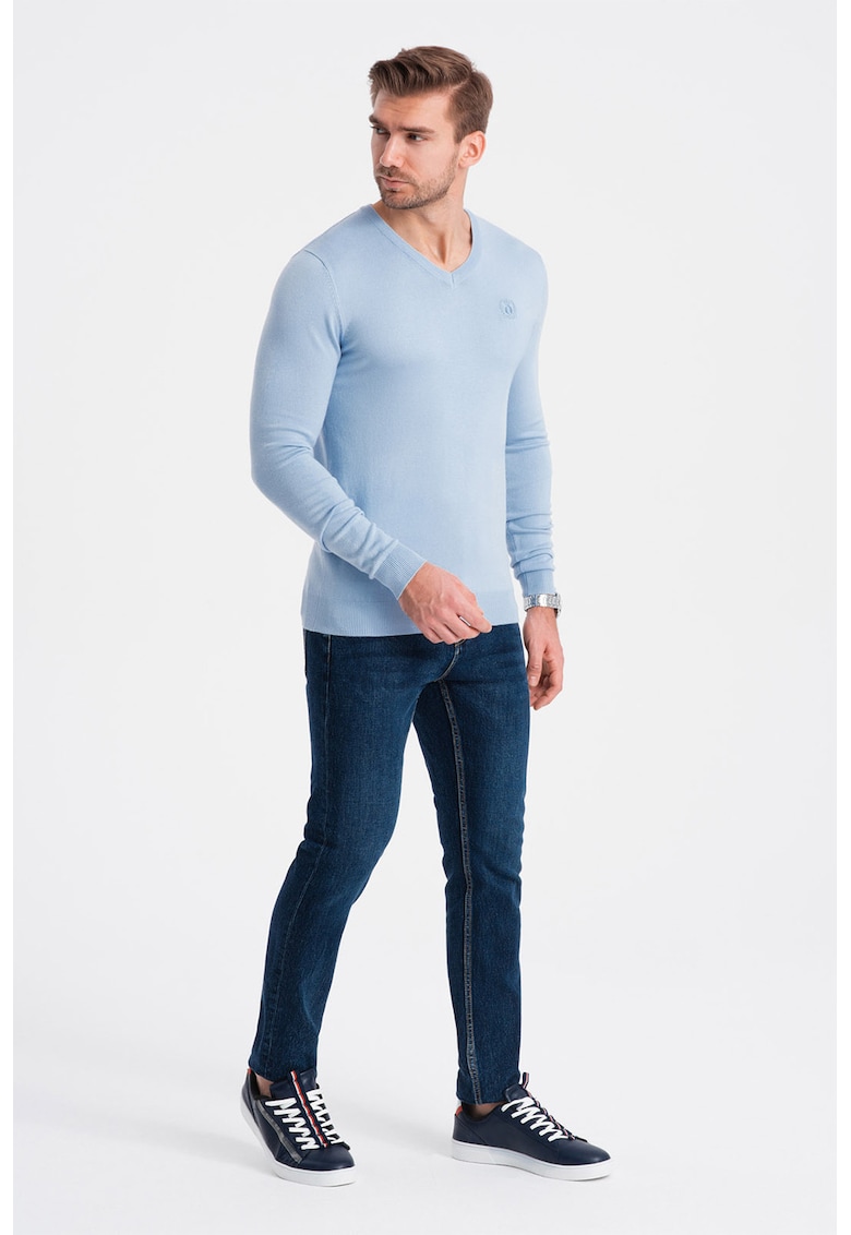 Pulover slim fit cu decolteu in V - Albastru deschis