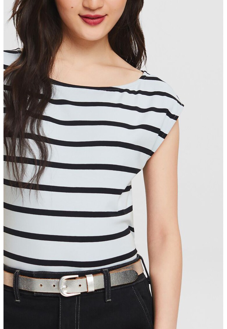 Tricou cu decolteu barcuta si model in dungi