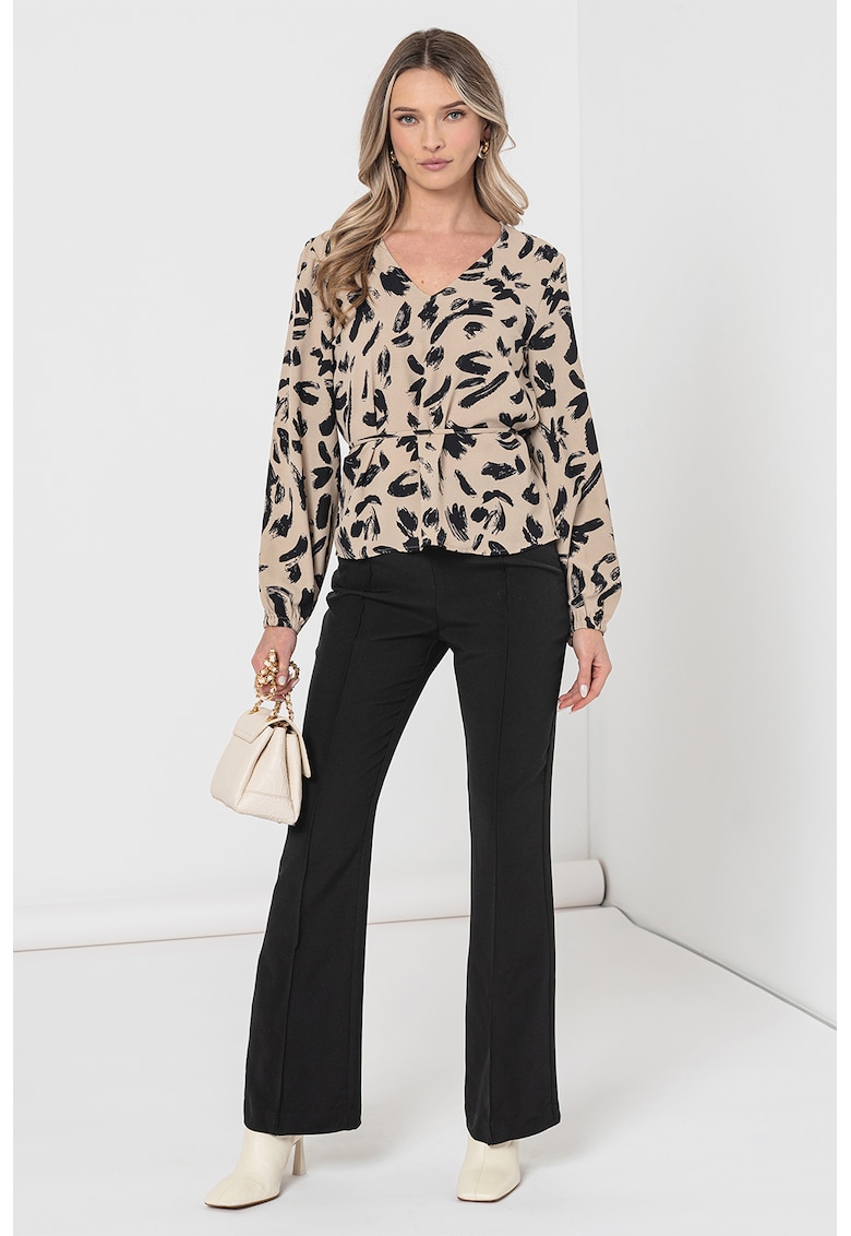 Bluza cu animal print si decolteu in V