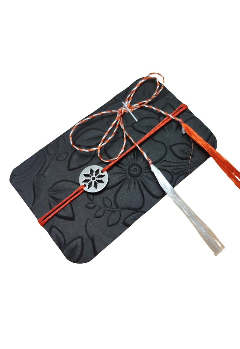 Bratara snur rosu - banut cu motiv traditional decupat - argint 925
