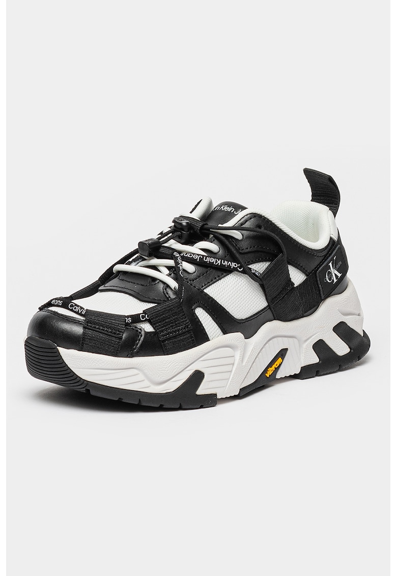 Pantofi sport cu insertii din plasa