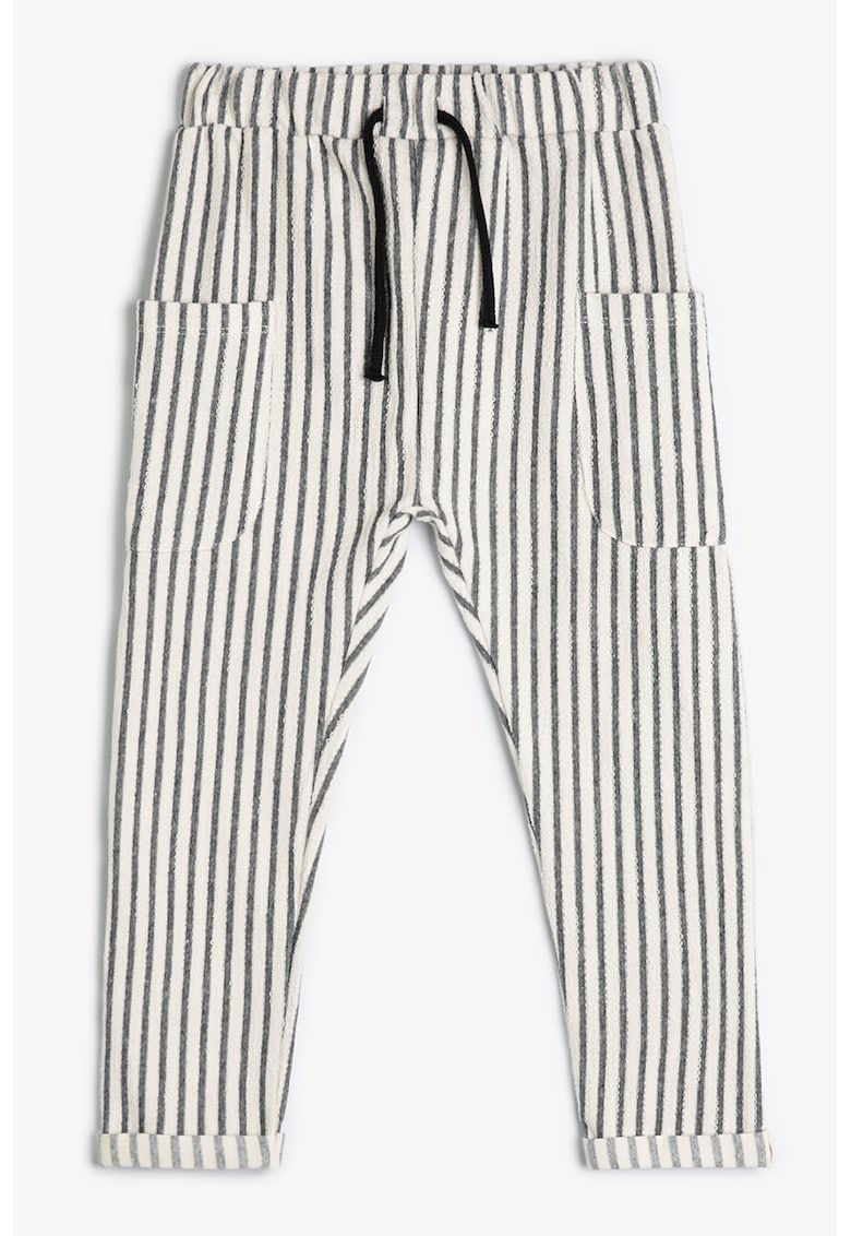 Pantaloni cu dungi