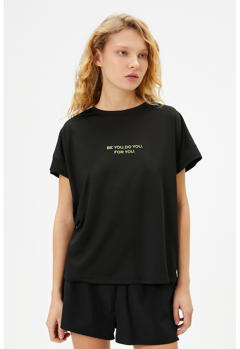 Tricou cu maneci cazute si imprimeu text