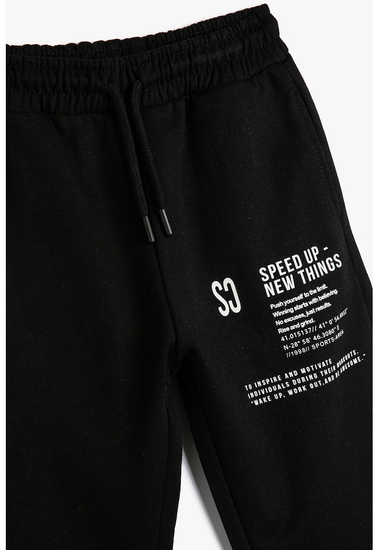 Pantaloni de trening cu motive text