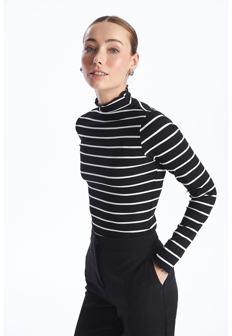 Bluza extra slim fit cu model in dungi