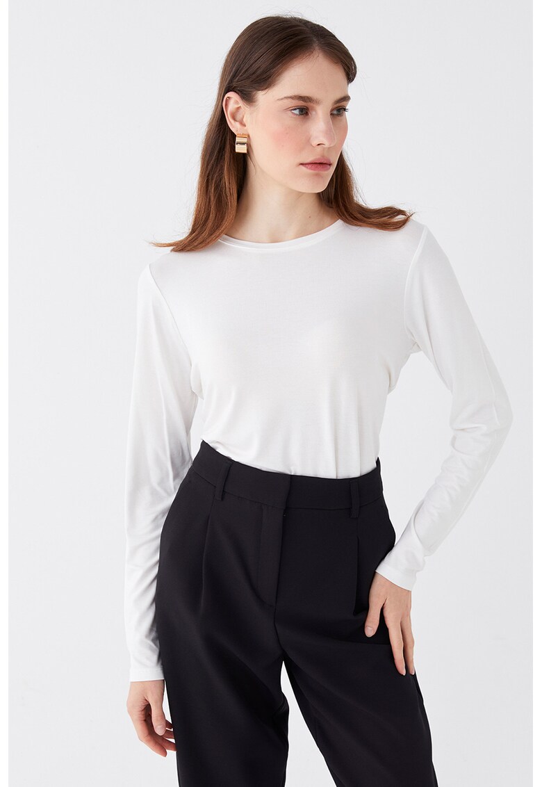 Bluza cu decolteu la baza gatului
