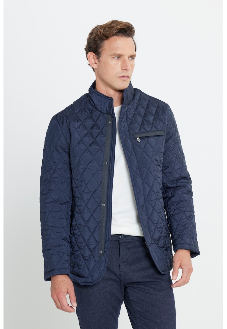 Jacheta matlasata cu buzunare laterale