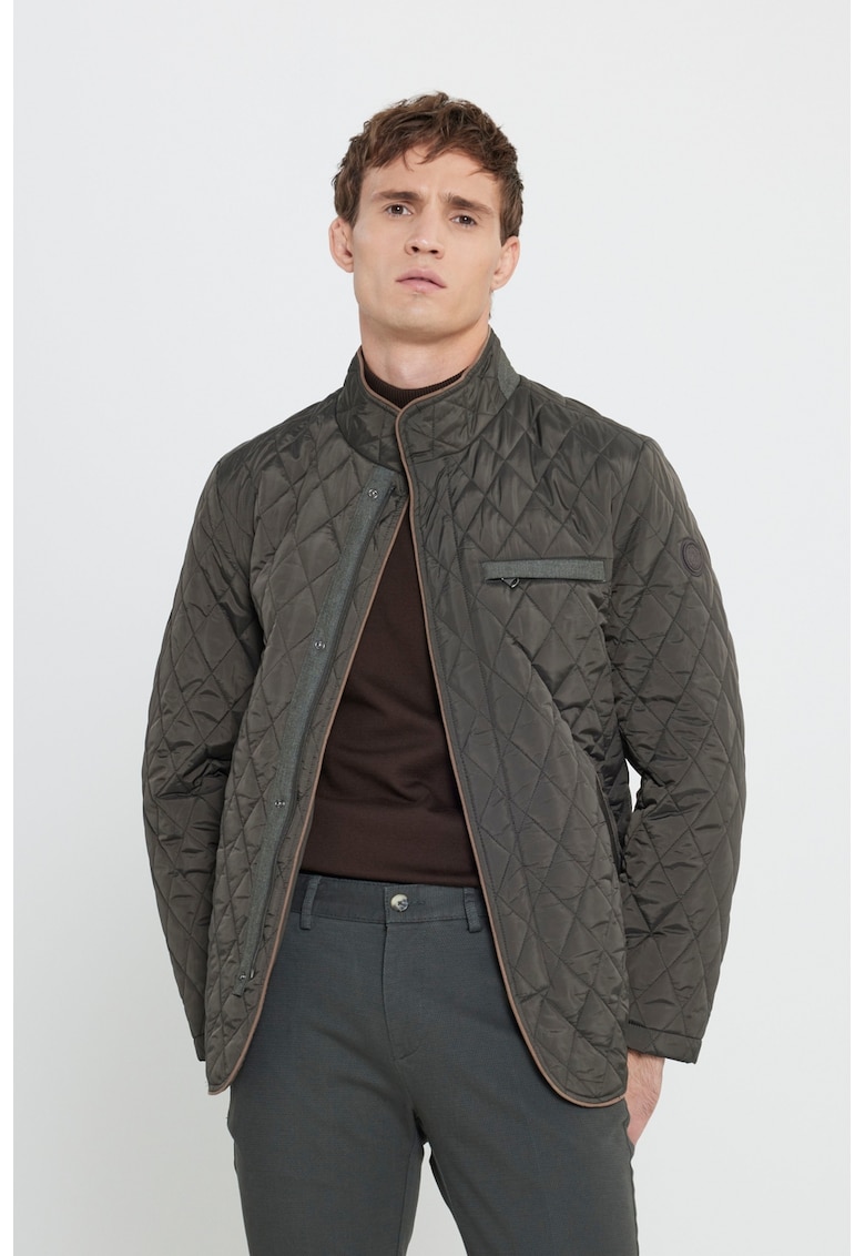 Jacheta matlasata cu buzunare laterale