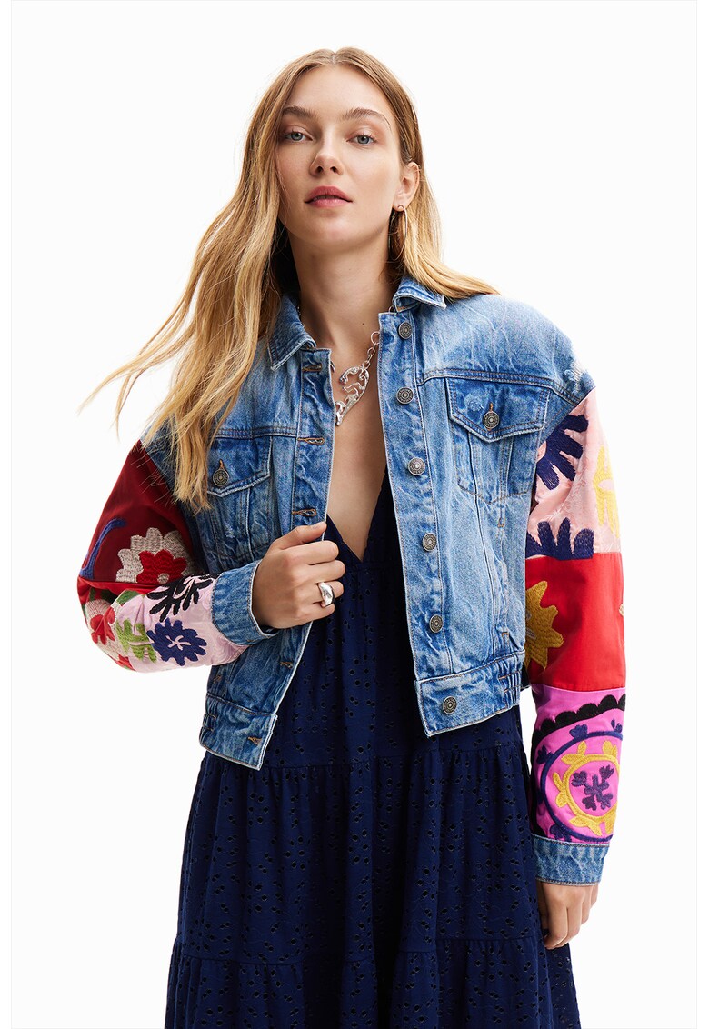 Jacheta de denim cu maneci cazute si broderii Daniela