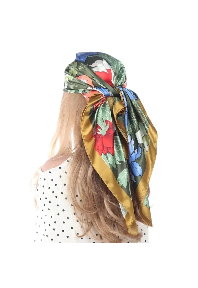 Esarfa verde - patrata - cu imprimeu floral - Newton C1