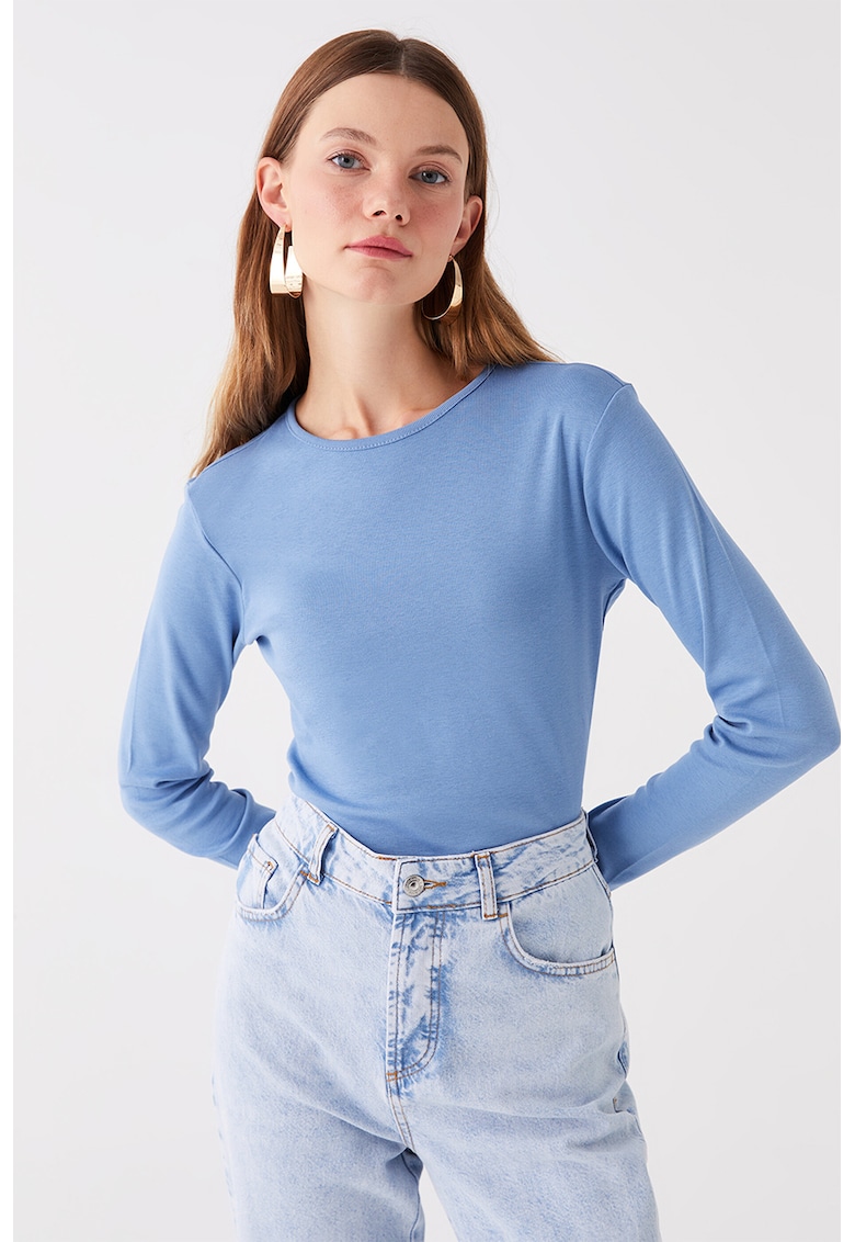 Bluza uni cu decolteu la baza gatului