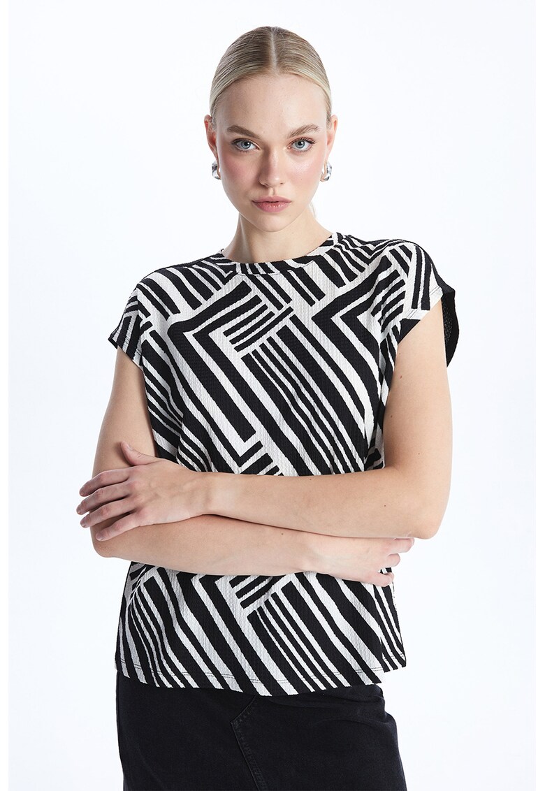 Bluza cu model geometric