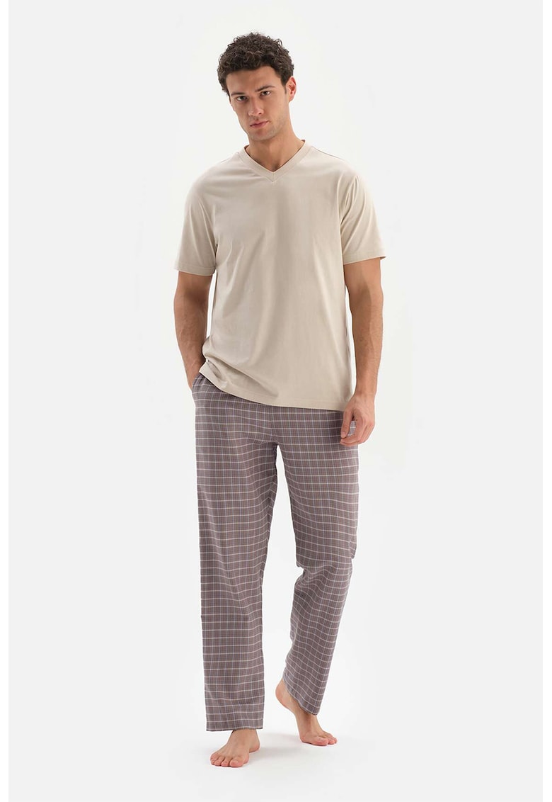 Pijama cu pantaloni cu model in carouri