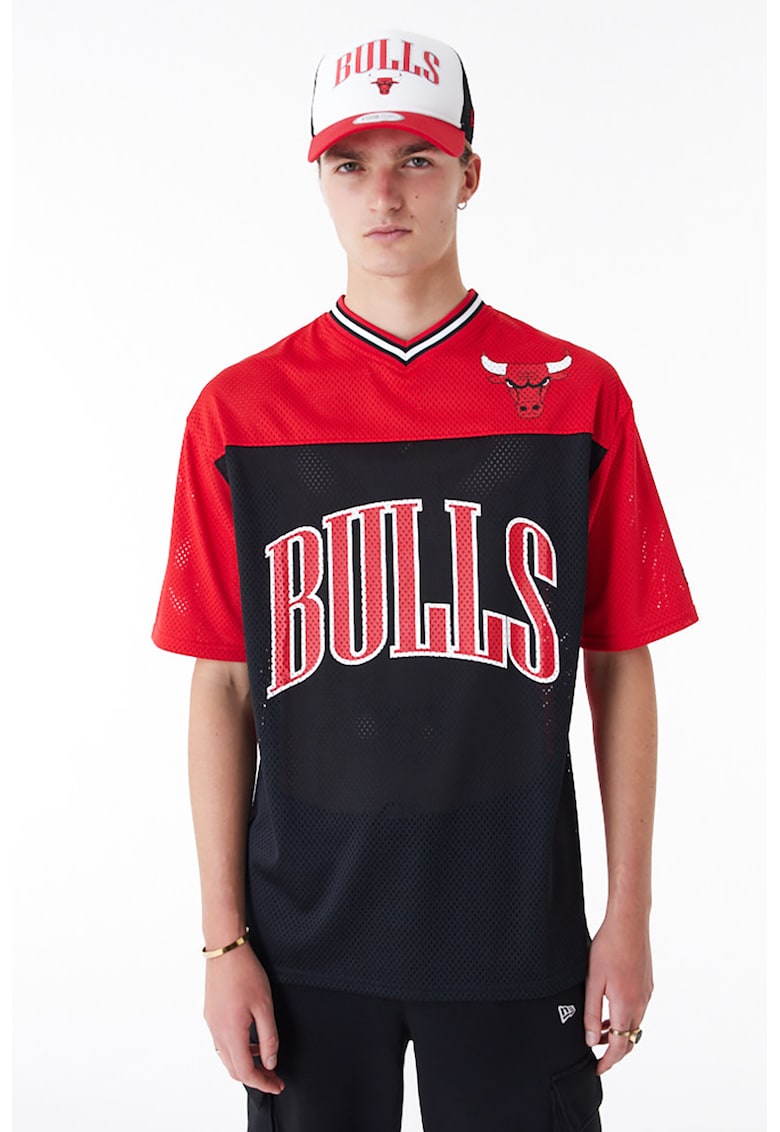 Тениска Chicago Bulls с шпиц и лого